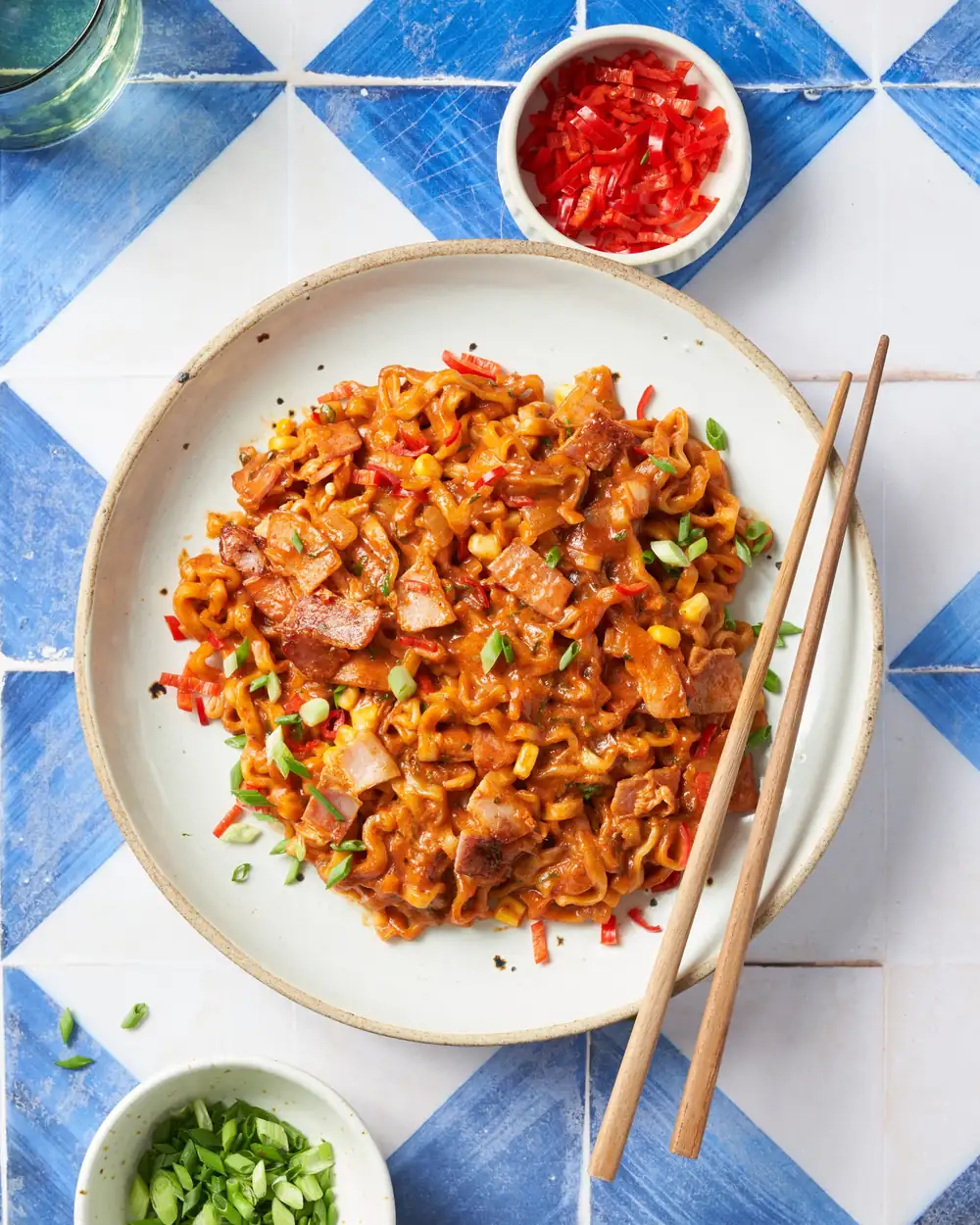 Fideos ramen carbonara picante