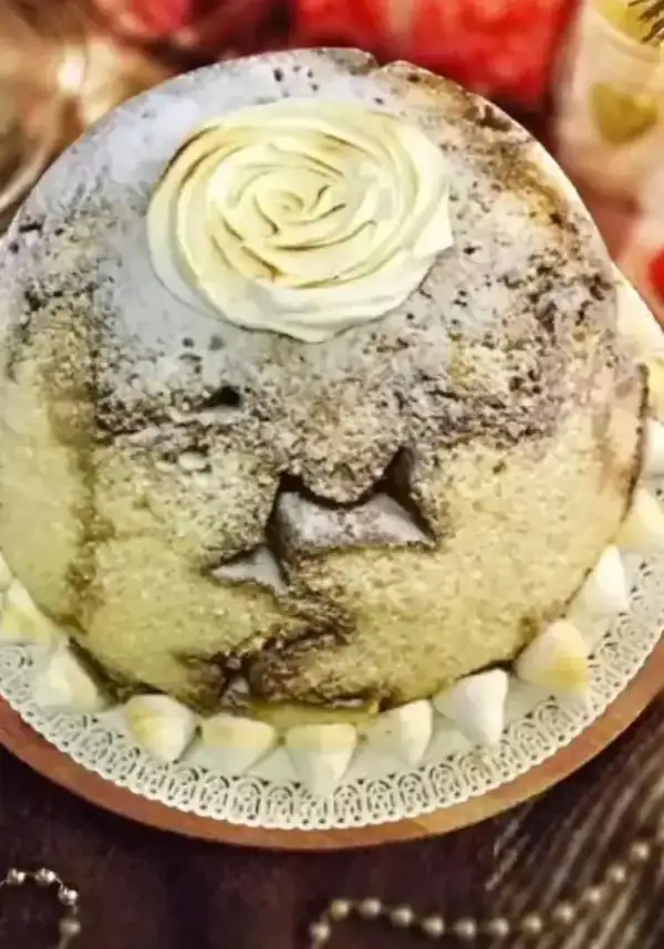 Pandoro Dome with Mascarpone Cream and White Chocolate