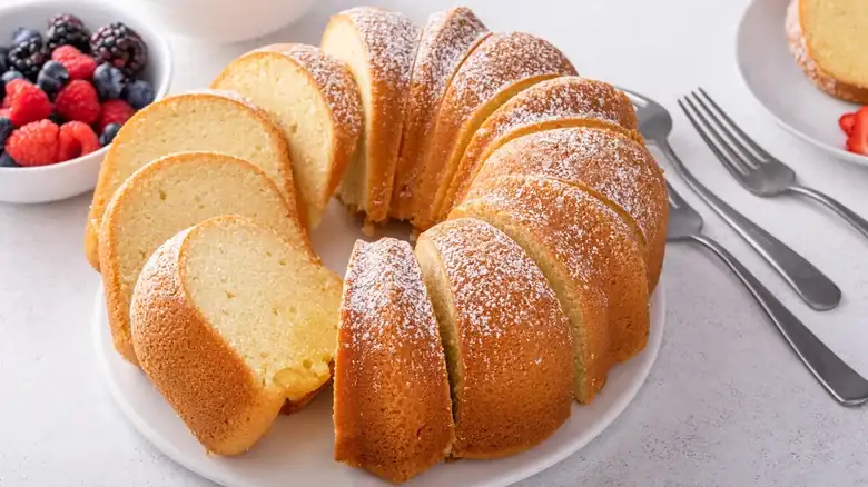 Jacques Pépin's Upgrade On Pound Cake Couldn't Be Simpler