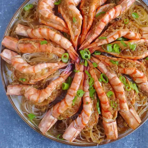 Steamed Garlic Shrimp with Vermicelli (蒜蓉粉丝蒸虾)