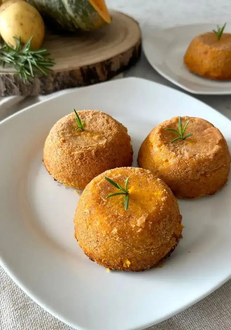 Potato and pumpkin cakes