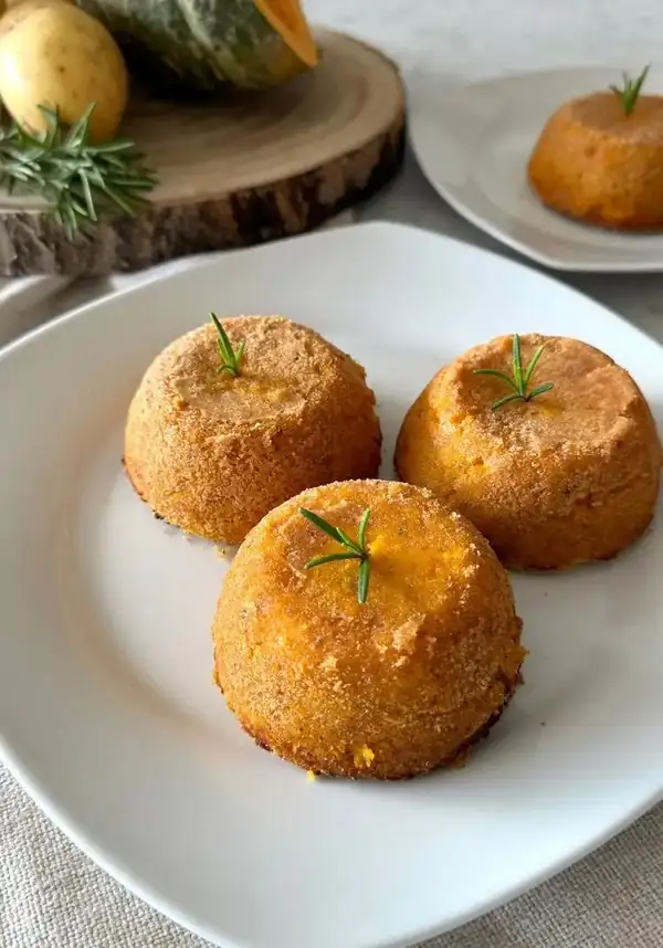 Potato and pumpkin cakes