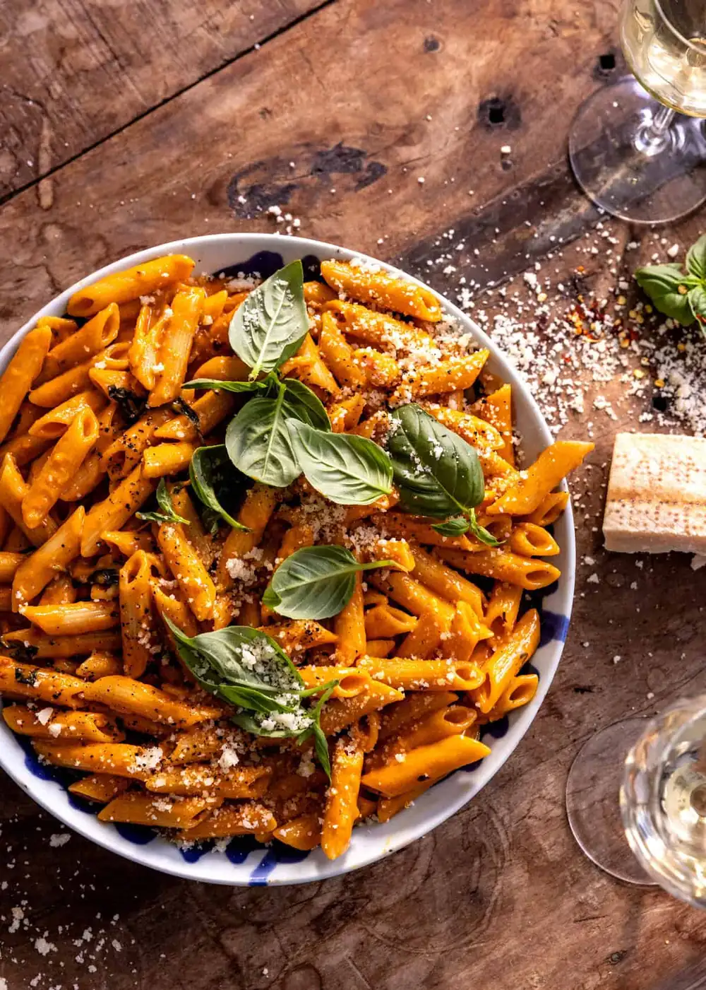 Pasta cremosa y picante con mantequilla de gochujang