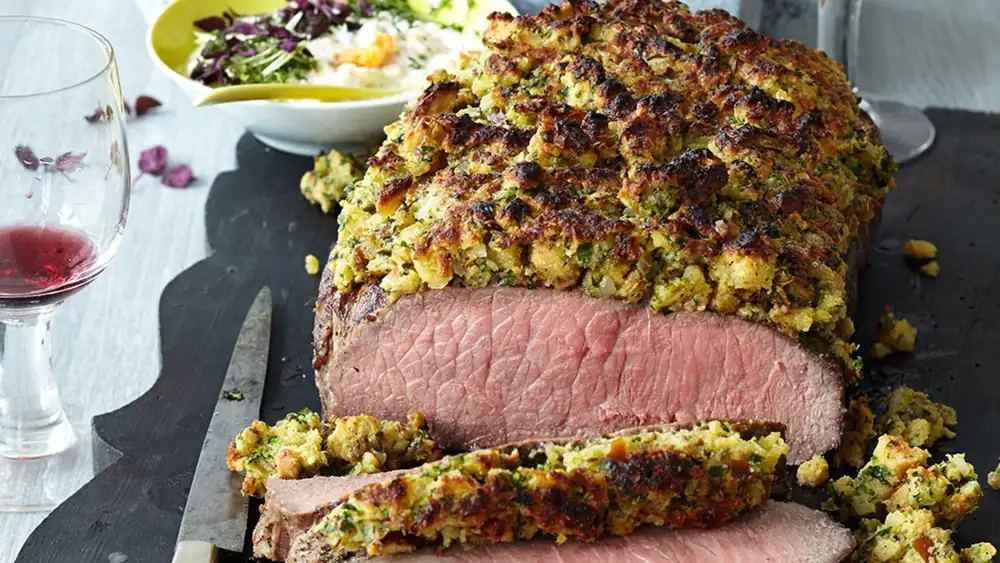 Roast beef with pretzel crust