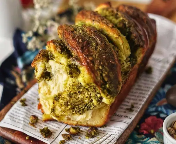 Babka de pesto salado
