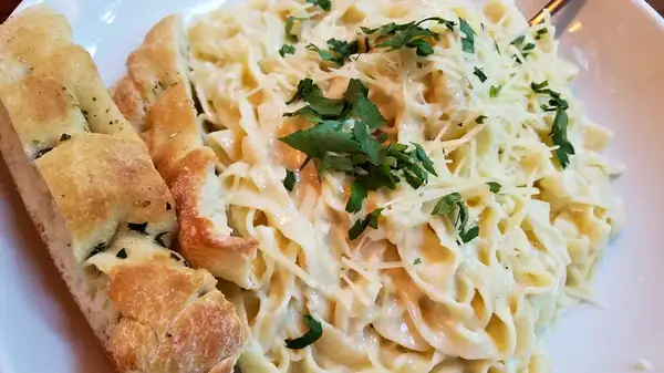 The Worst Ingredient To Add To Alfredo Sauce Might Surprise You