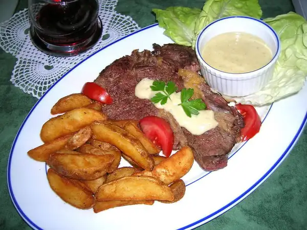 Ribeye steak with Roquefort sauce