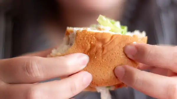 Filet-O-Fish de McDonald's vs. Sándwich de pescado de Long John Silver's: Esta es la diferencia real