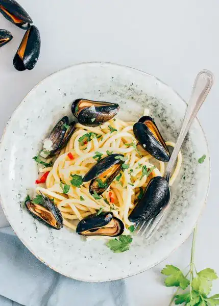 Bucatini with mussels