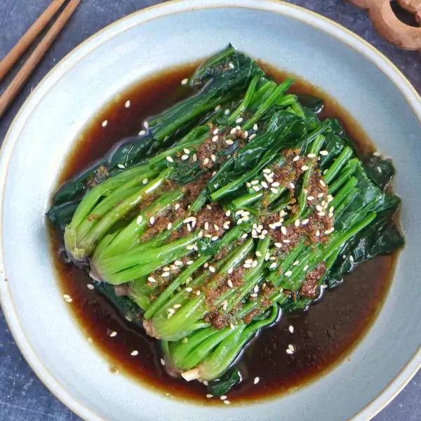 Chinese Spinach Salad with Ginger Dressing