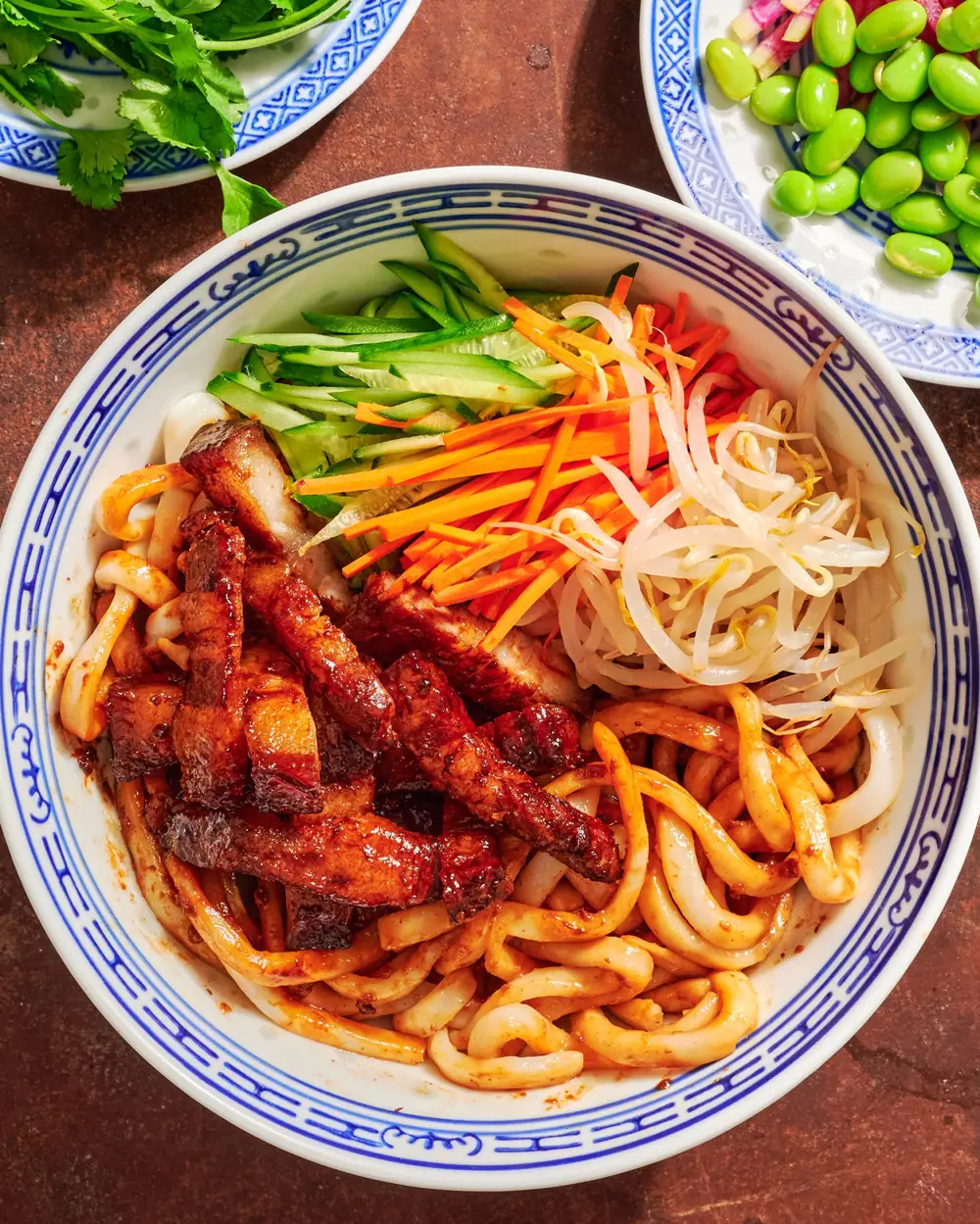 Receta de Zha jiang mian (Fideos con salsa de soja y panceta de cerdo)