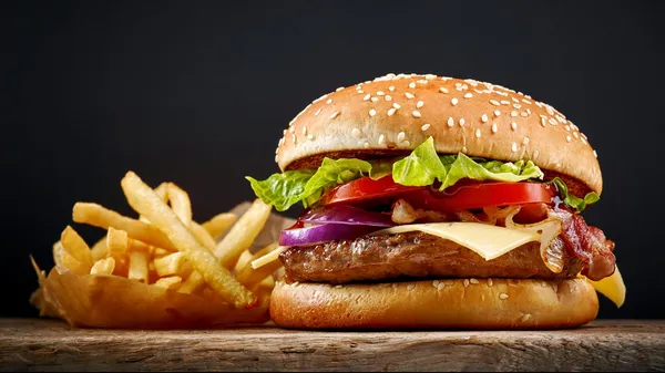 Esta popular cadena de hamburguesas solo existe en 26 estados de EE. UU. (¡Y la queremos en más!).