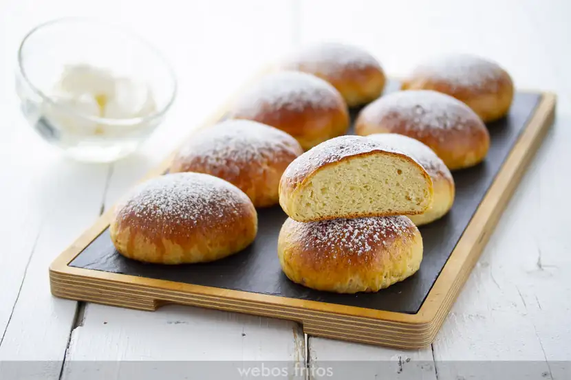 Mascarpone buns