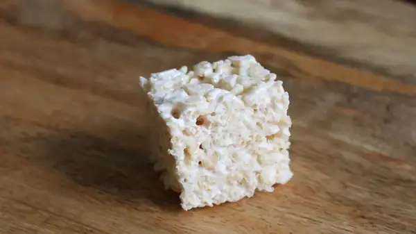 Satisface tu antojo al instante con un dulce individual de Rice Krispies