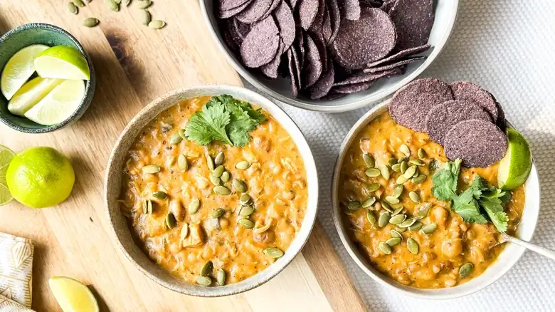 Hearty White Chicken And Navy Bean Chili Recipe