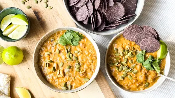 Hearty White Chicken And Navy Bean Chili Recipe