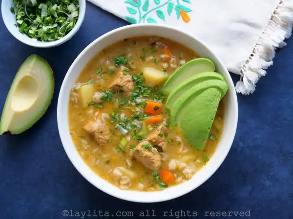 Sopa de avena con cerdo - sopa de avena ecuatoriana con cerdo