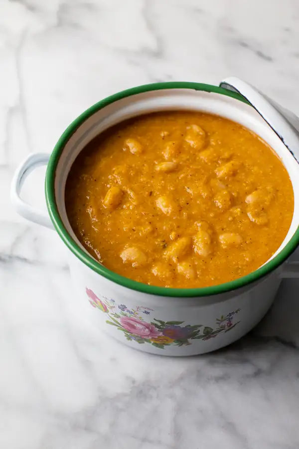 Gachas de frijoles con harina de maíz - La cocina chilena de Pilar Hernández