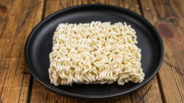 Dale un toque especial a tu ramen instantáneo con esta sopa enlatada barata