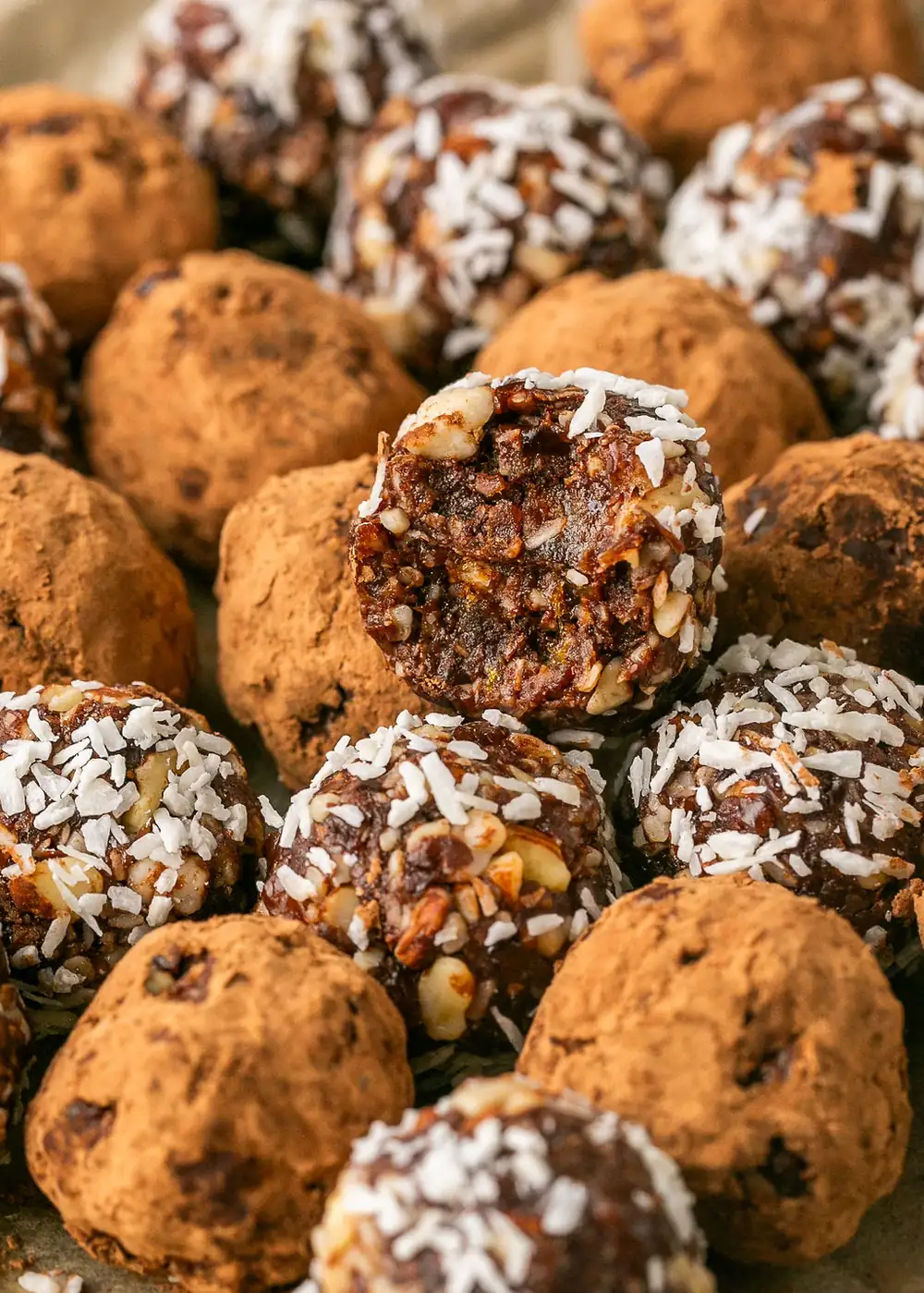 Chocolate and date balls