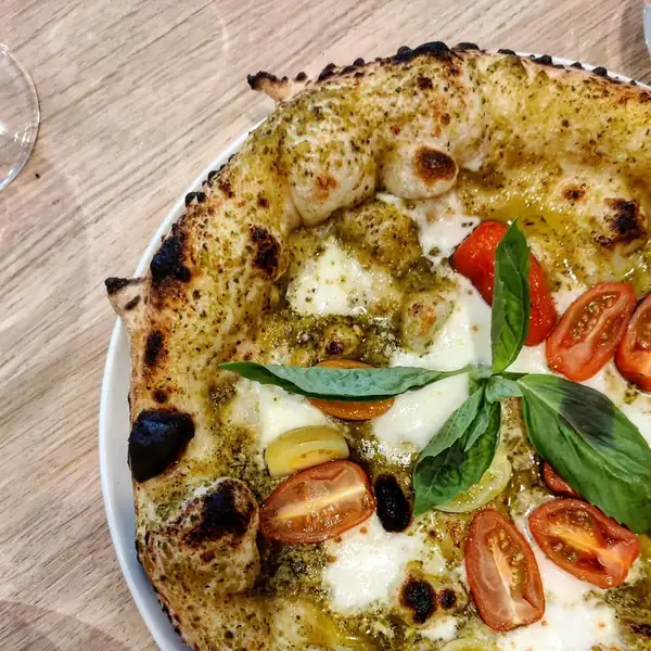 Blistered, Chewy Neapolitan Pizzas Will Arrive in East London’s Leytonstone Pronto