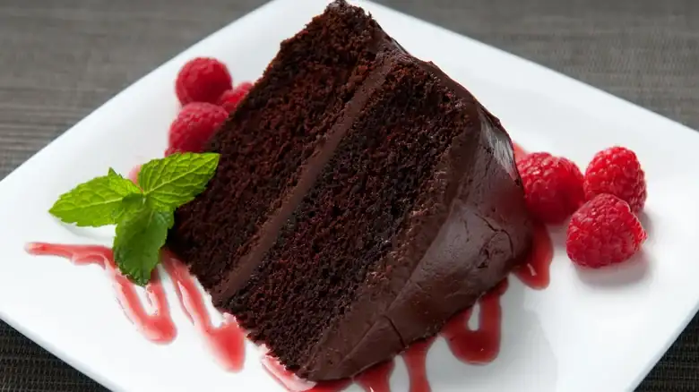 The Ingredient Ina Garten Uses To Serve Cake Like A Restaurant