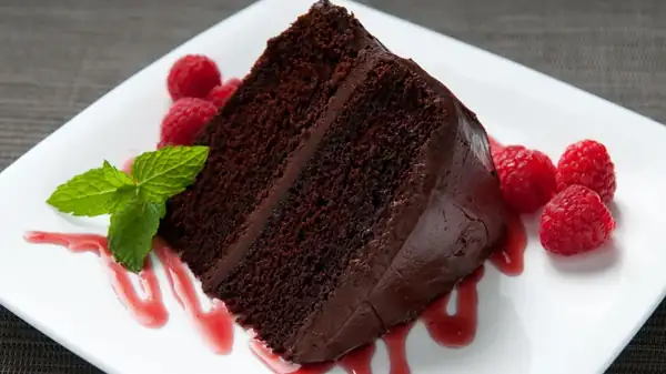 The Ingredient Ina Garten Uses To Serve Cake Like A Restaurant