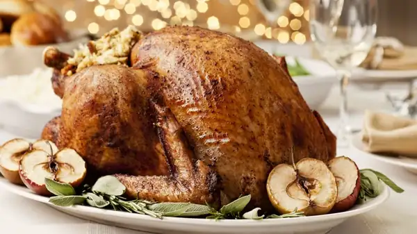 Remoje el pavo en un ingrediente lácteo para obtener resultados ultra tiernos