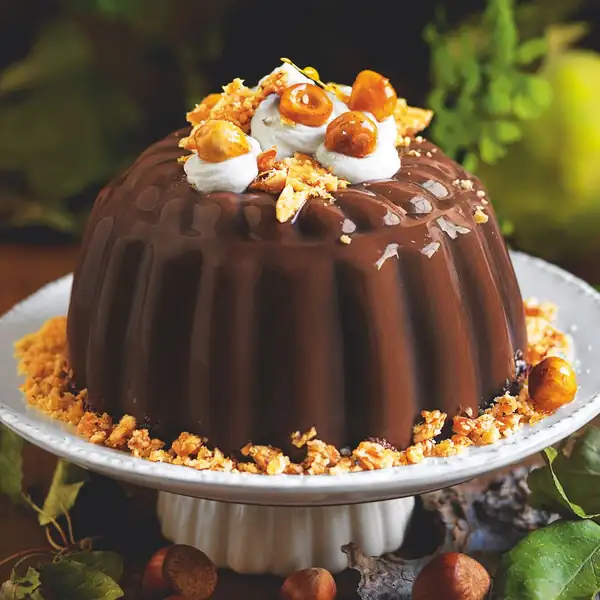 Pudding with hazelnut cream and cocoa