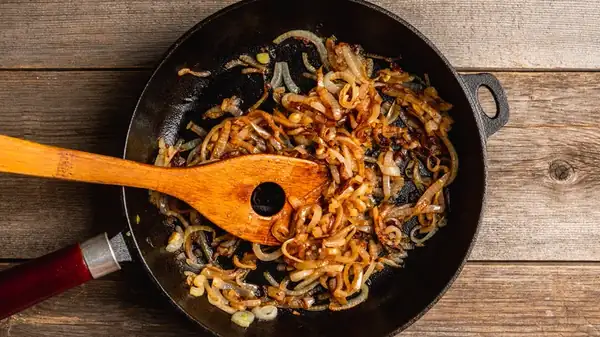 For Faster-Browning Onions, Baking Soda Is The Key