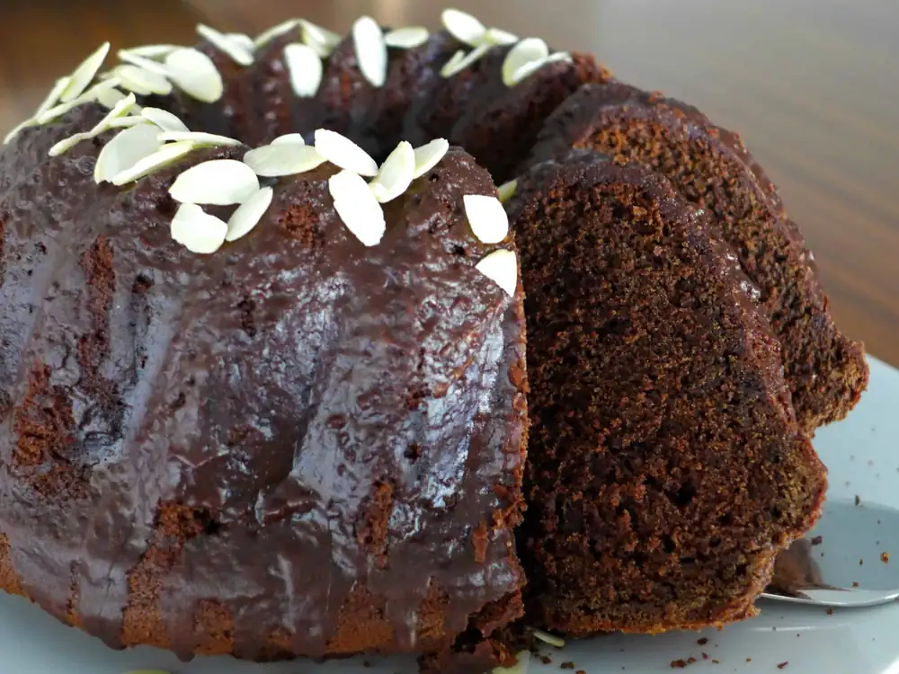 Vanilla and Cocoa Sponge Cake