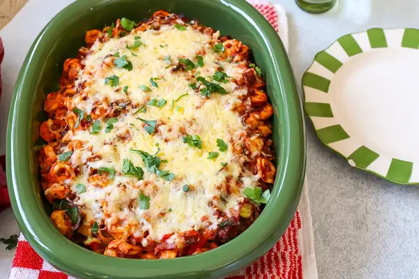 Tortellini casserole with minced meat
