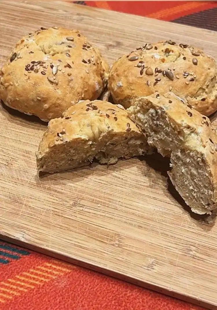 YOGURT SANDWICHES WITH SEEDS