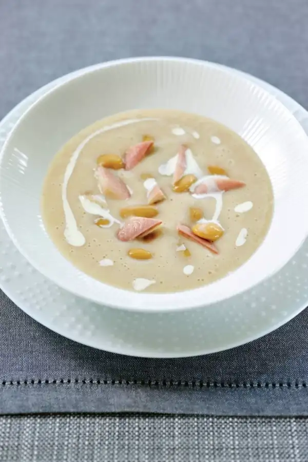 White bean soup with smoked eel