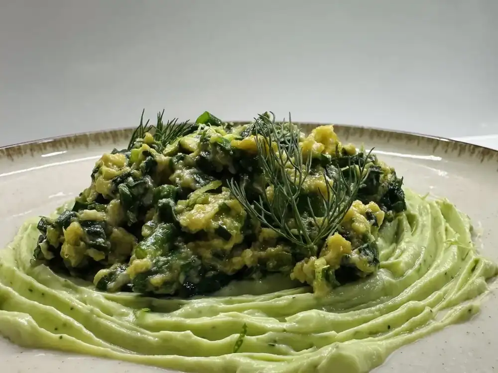 Eggs with spring onions and avocado mousse (with Video)