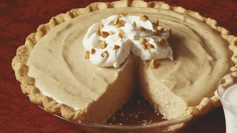 Transform A Jar Of Peanut Butter Into A No-Bake Pie With Just 5 Ingredients