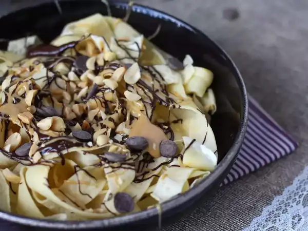 Crepe tagliatelle with chocolate and peanut butter