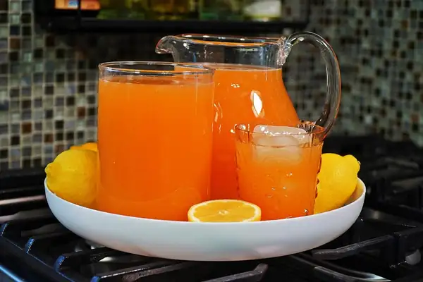 Refreshing Mango Peach Strawberry Lemonade Recipe