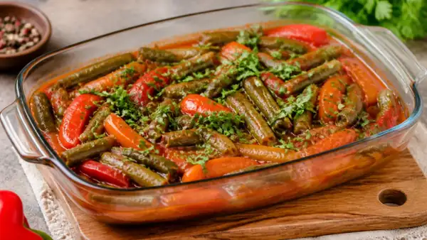 Beans “A la Unusual” for Dinner: A Casserole for Any Occasion in 20 Minutes