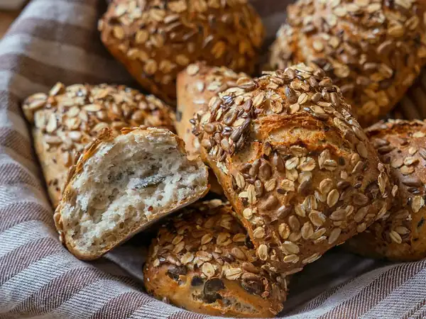 Hearty seeded rolls with pre-dough and soaker