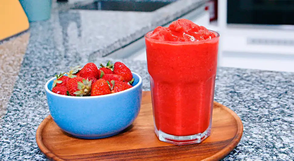 Strawberry slushie: step-by-step recipe (VIDEO)