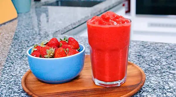 Strawberry slushie: step-by-step recipe (VIDEO)