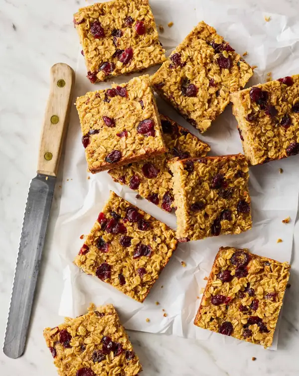 These one-bowl oatmeal bars are the meal prep breakfast I can't stop making