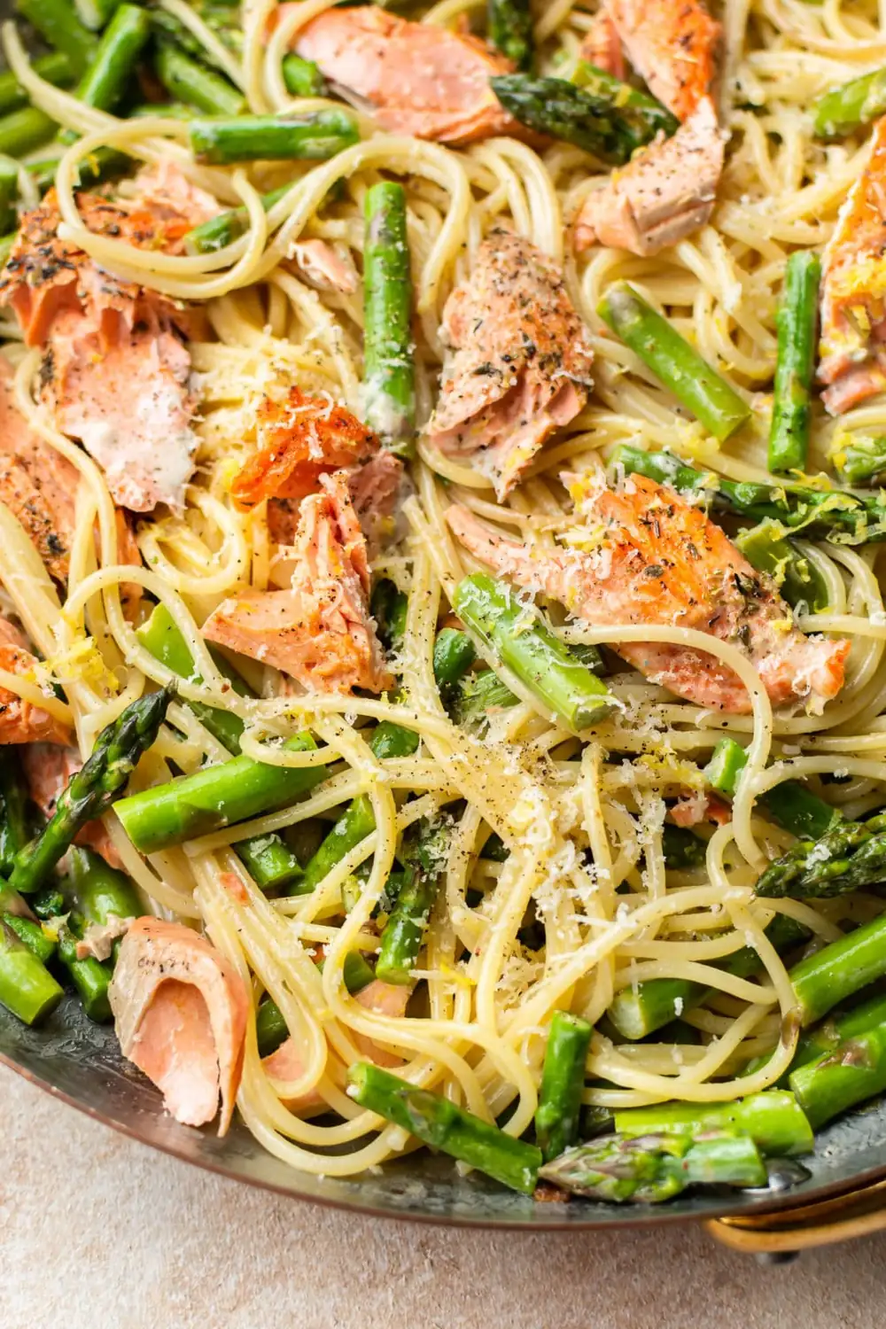 Creamy Salmon and Asparagus Pasta