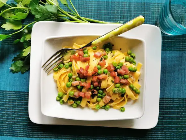 Tagliatelle Pasta with Fresh Peas and Pancetta