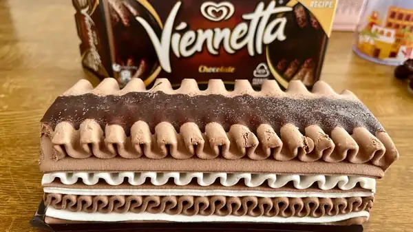 The Ice Cream Cake That Once Dominated The US Still Reigns Supreme Across The Pond