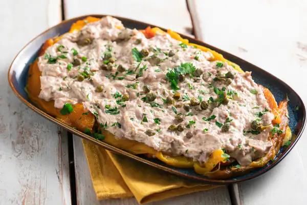 Peppers with tuna sauce