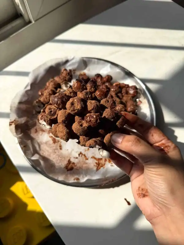 Makhana Chocolate Bark
