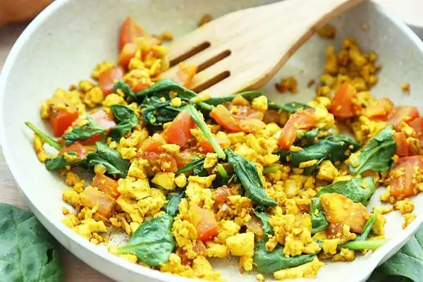 Curried Tofu and Spinach Scramble