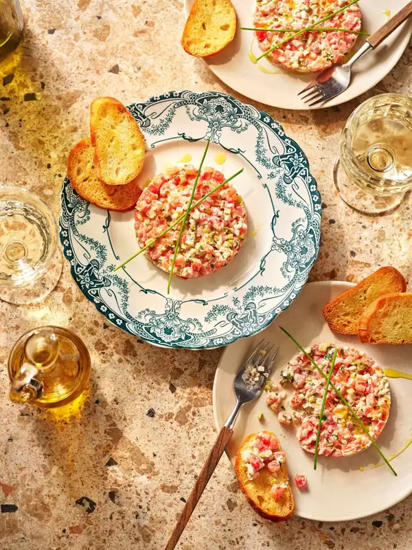 Tomato tartare with olive oil toast